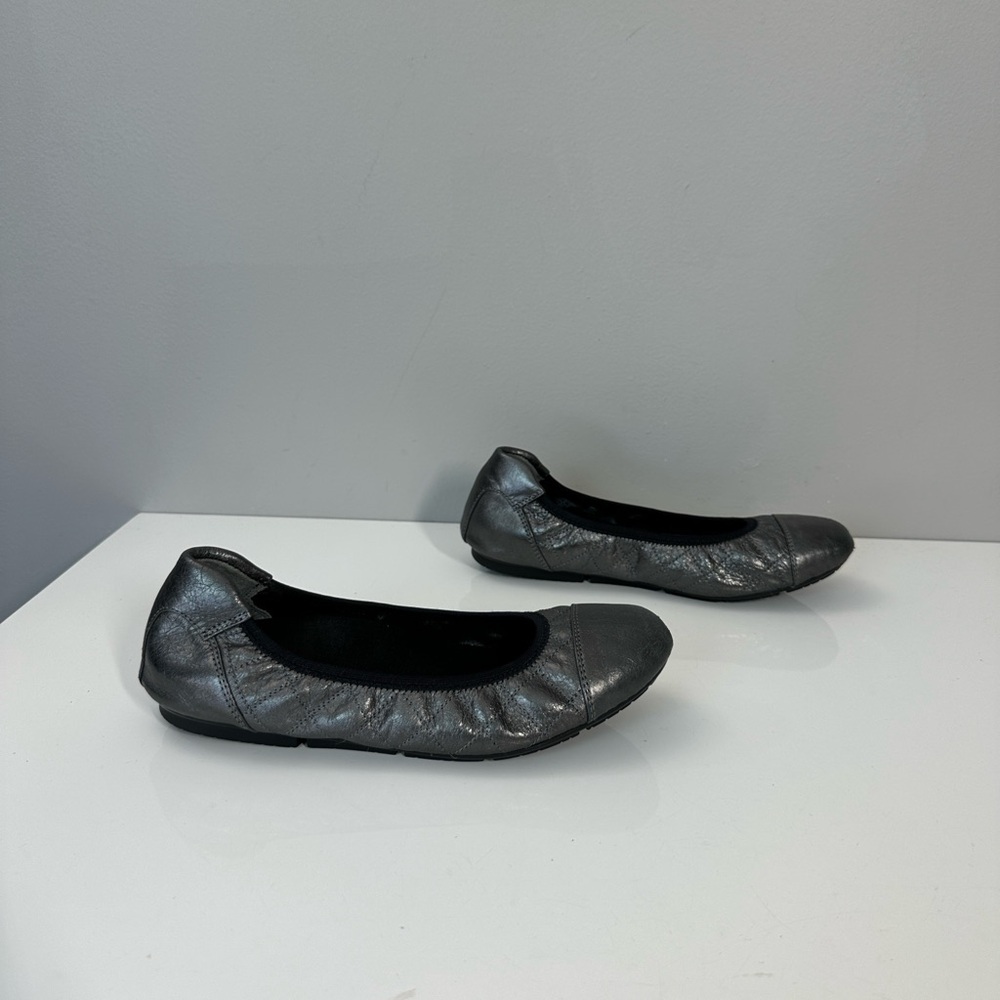 Vionic Ava Silver Ballet Flats Size 7 - Picture 3 of 15